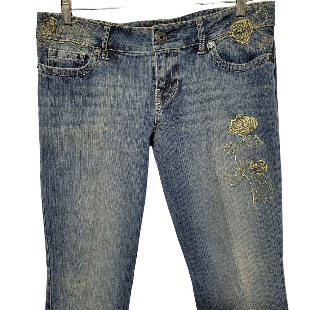 Guess Womens Size 32 Jeans Denim Embroidered Gold Roses Bootcut Factory Fade - Picture 3 of 15